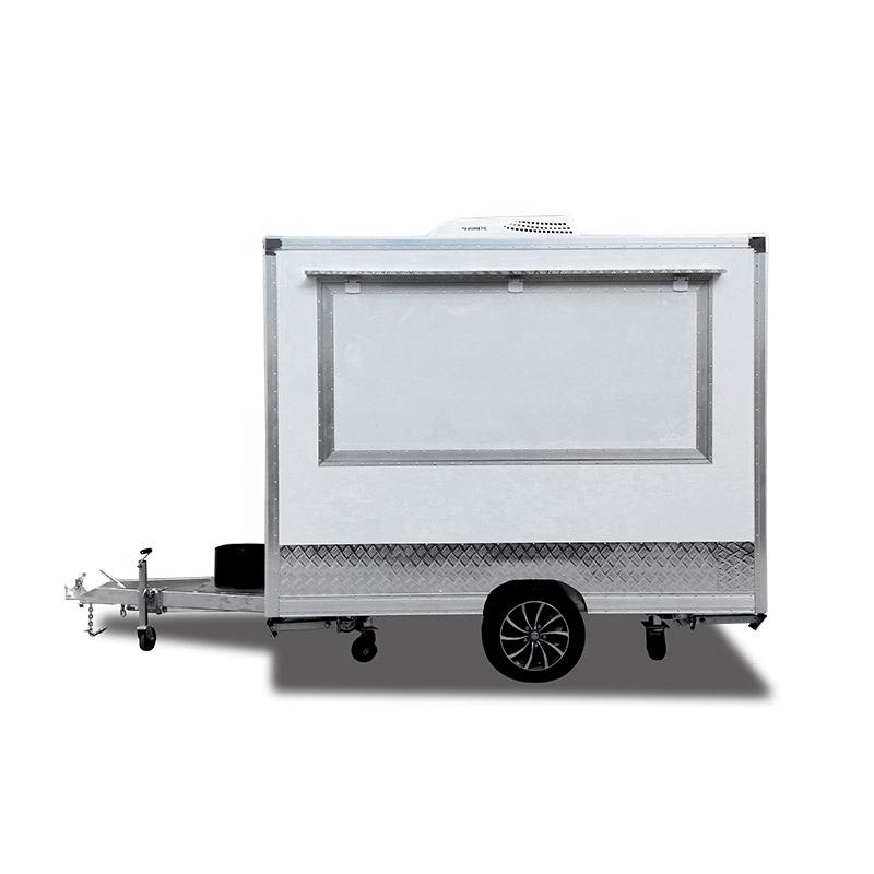 Quantum spacium habesne intus A Food Trailer Concession Trailer?